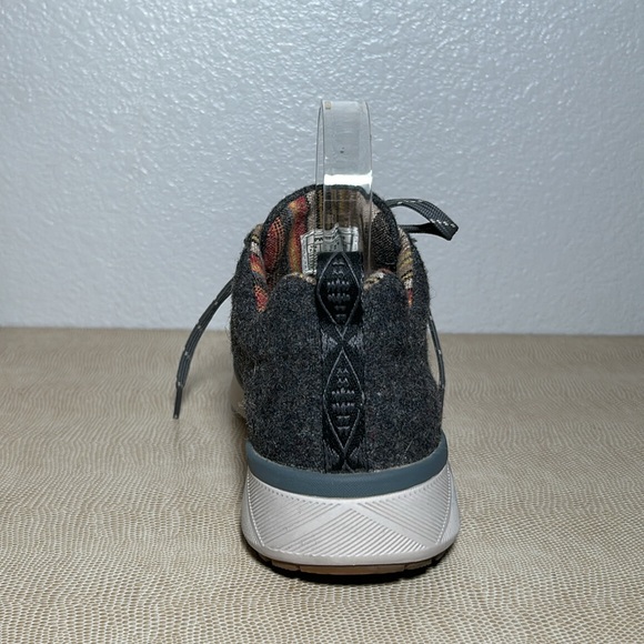 Pendleton Wool Women's Lace-Up Water-Resistant Wool Sneaker 7.5 - Picture 6 of 15
